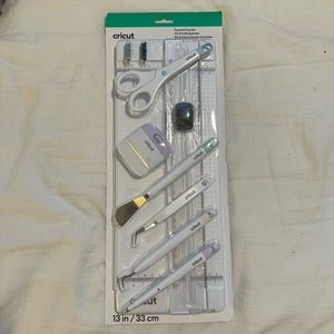 Cricut Essential Tool Set